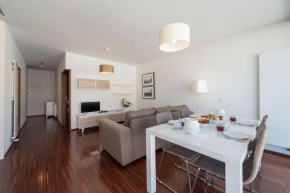Гостиница LovelyStay - Casas Brancas - Modern Apartment with Balcony & free private parking  Atiães